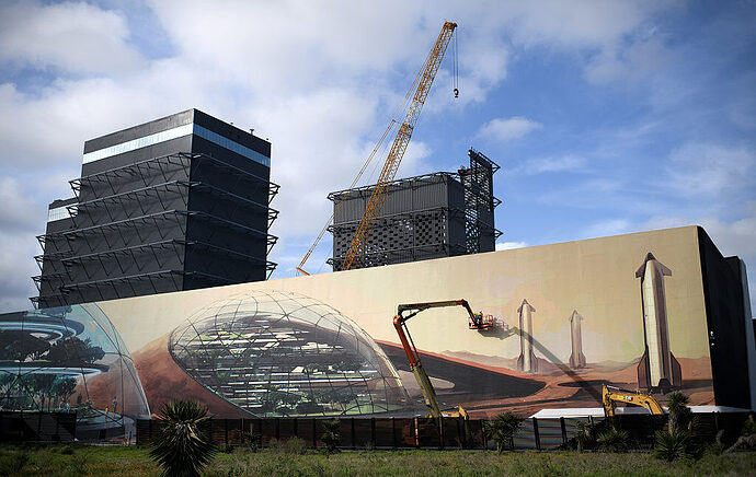 อีลอน มัสก์ พลิกเป้า! SpaceX หันจากดาวอังคาร มุ่งสร้างมหานครบนดวงจันทร์ภายในทศวรรษ