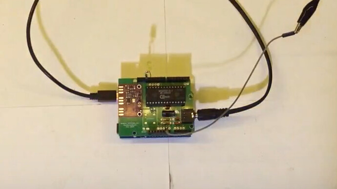 คืนชีพ! ชิปเสียง 80s ขับขานเพลง 'Twelve Days of Christmas' ด้วย Arduino