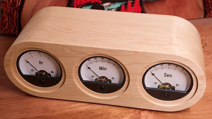 สุดยอดงาน DIY: นาฬิกาโวลต์มิเตอร์สไตล์วินเทจ ขับเคลื่อนด้วย AVR128DB28 ไมโครคอนโทรลเลอร์ 8 บิต