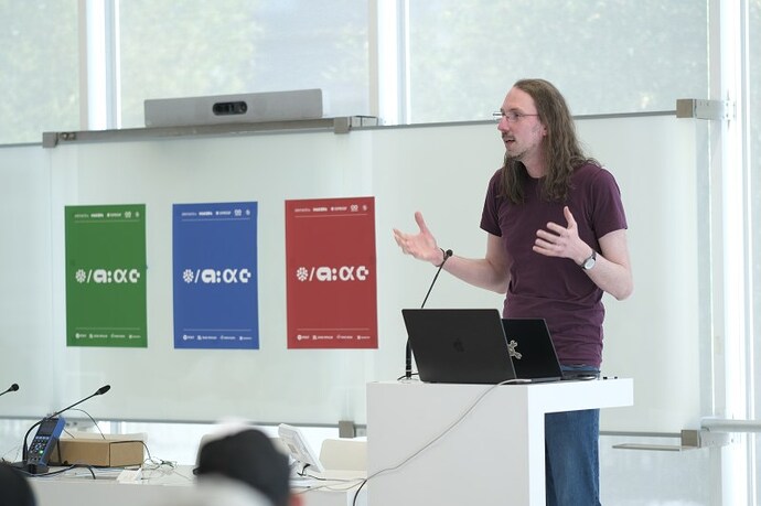 เจาะลึกทฤษฎีสายส่งสัญญาณ: Hackaday Europe โชว์สร้าง 'โมเด็ม' Arduino รับ-ส่งข้อมูลสองทิศทาง