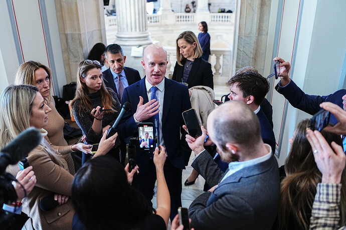 Coinbase สั่นคลอน CLARITY Act: อนาคตกฎหมายคริปโตสหรัฐฯ สุ่มเสี่ยง