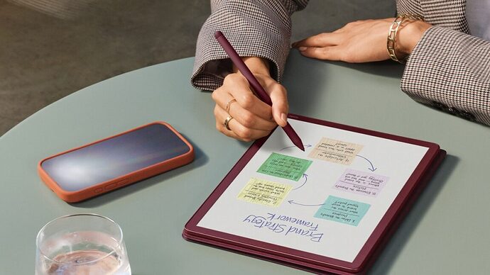 Kindle Scribe Colorsoft มาแล้ว! Amazon นำจอสี E-ink สู่ Kindle Scribe 11 นิ้ว พร้อมอัปเดตประสิทธิภาพ