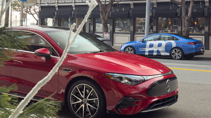 Mercedes-Benz เปิดตัวระบบช่วยขับใหม่สุดล้ำ พิชิตถนนในเมืองได้เหนือกว่าเดิม