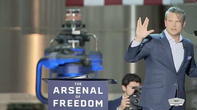 มัสก์-เฮกเซธ ชูวิสัยทัศน์ 'Star Trek สู่ชีวิตจริง' ไม่ทันคิดชื่อแคมเปญย้อนแย้งบทเรียน AI จากซีรีส์