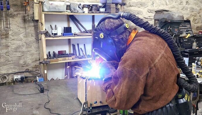 งานเชื่อมง่ายขึ้นทันตา! Greenhill Forge เผยโต๊ะเชื่อมหมุนมอเตอร์ควบคุม Arduino สุดเจ๋ง