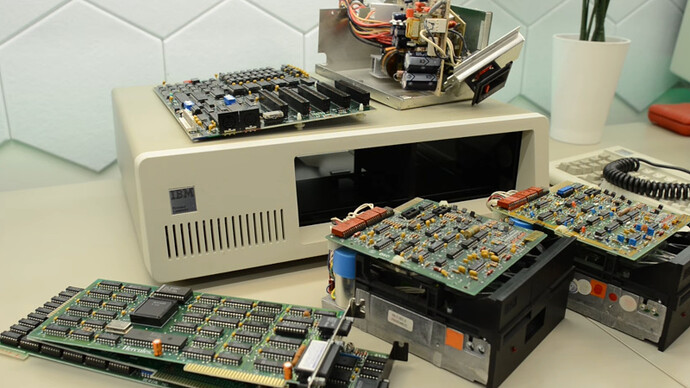 IBM 5150 กลับมามีชีวิต! เคล็ดลับ Soldermask เขียวด้าน สร้างอะไหล่ให้คลาสสิกไร้ที่ติ