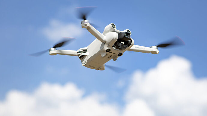 DJI ฟ้อง FCC ข้อหาจำกัดโดรน 'อย่างไม่รอบคอบ'