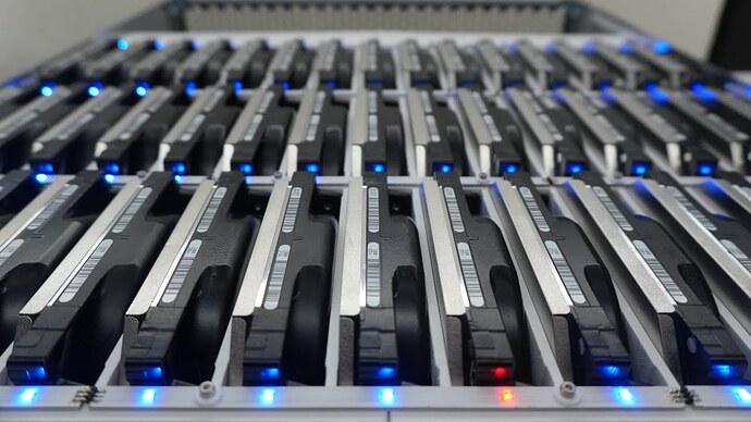 ปฏิวัติ NAS! สร้าง Petabyte สตอเรจส่วนตัว เงียบกริบด้วยชิ้นส่วนคอมพิวเตอร์ทั่วไป