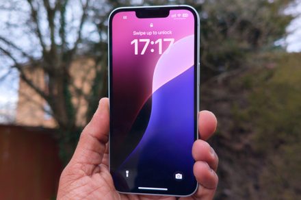 ลือหนัก! iPhone 17e เตรียมปฏิวัติดีไซน์ใหม่ พร้อม Dynamic Island, ชิป A19 และจอ OLED สว่าง